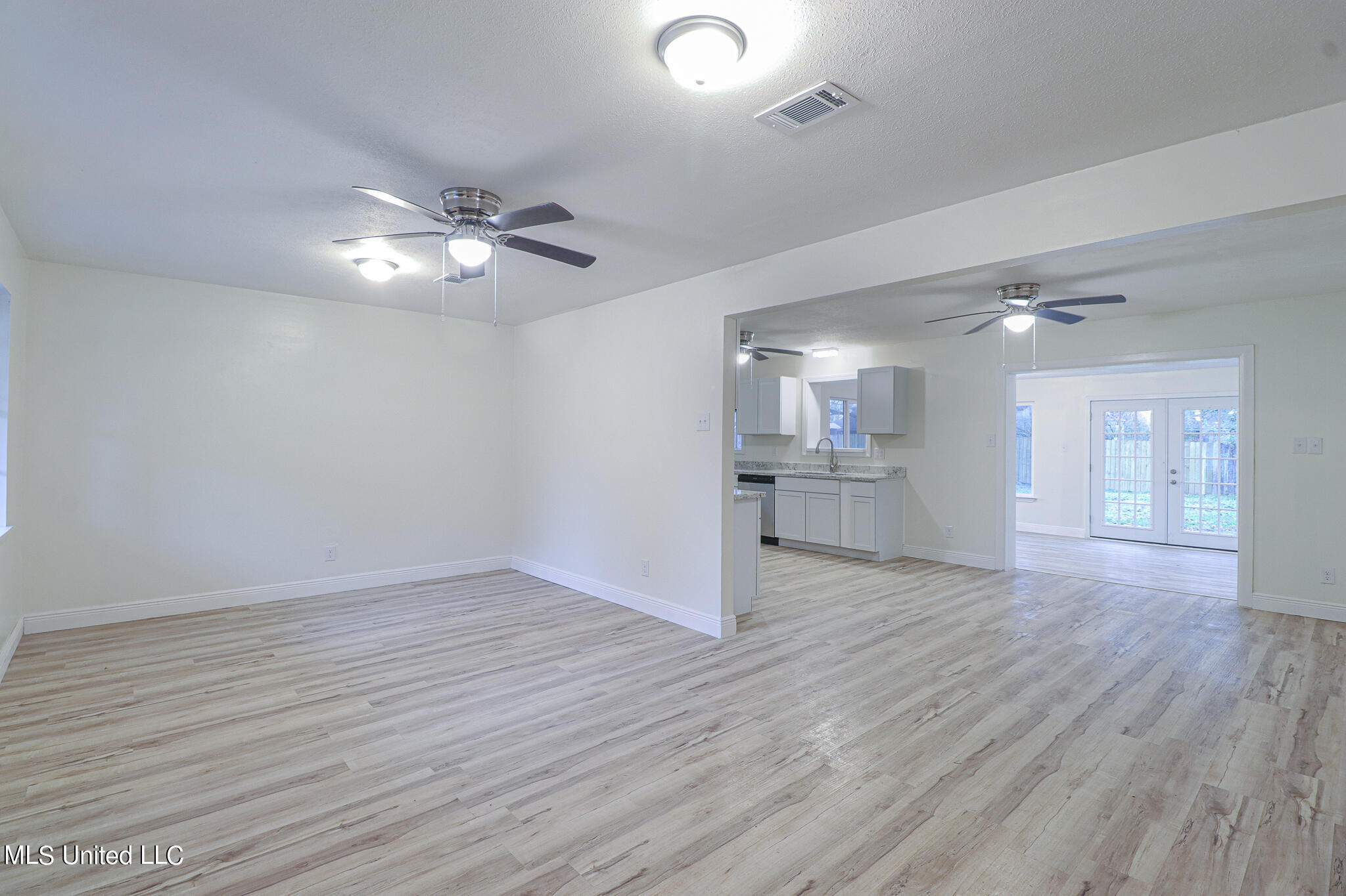 11440 Klein Road Gulfport, MS 39503 - Photo 3 of 20 E86B9B18-EB59-4A03-9B97-63A7C46DF084