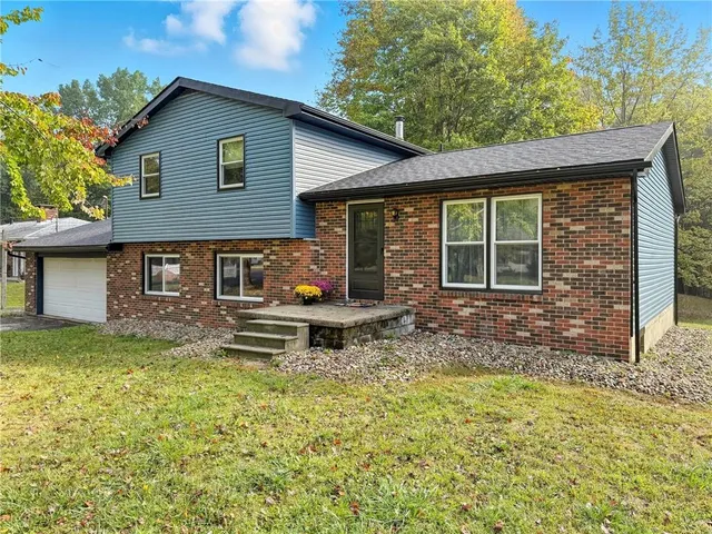a house view with a outdoor space