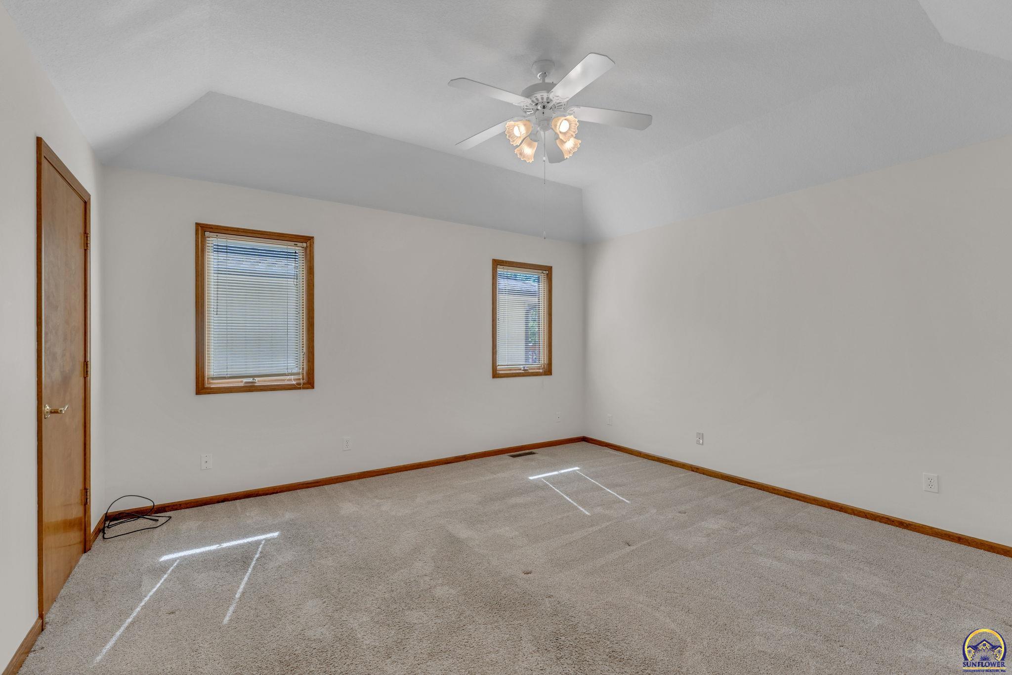 5973 Southwest 31st Street Topeka, KS 66614 - Photo 26 of 38