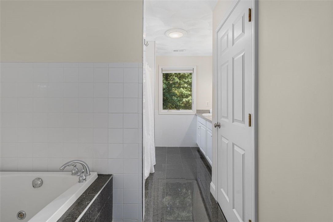 18 Ridgevale Court Cranston, RI 02921 - Photo 33 of 50 Gallery Image 33