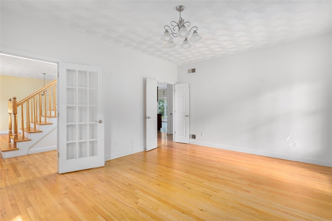 18 Ridgevale Court Cranston, RI 02921 - Photo 5 of 50 Gallery Image 5