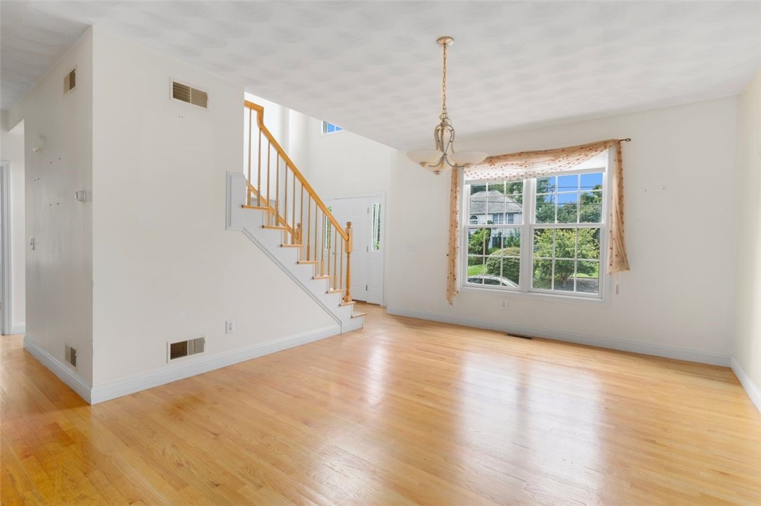 18 Ridgevale Court Cranston, RI 02921 - Photo 8 of 50 Gallery Image 8