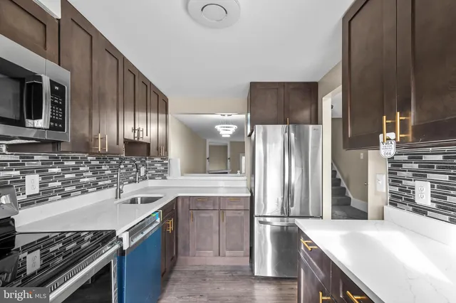 $524,900 | 6185 Little Valley Way, Alexandria, VA 22310