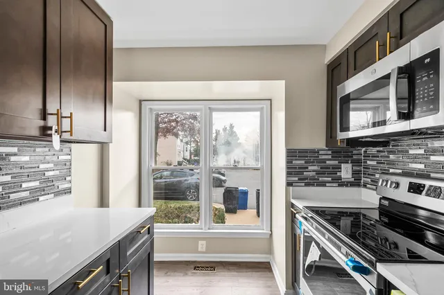 $524,900 | 6185 Little Valley Way, Alexandria, VA 22310