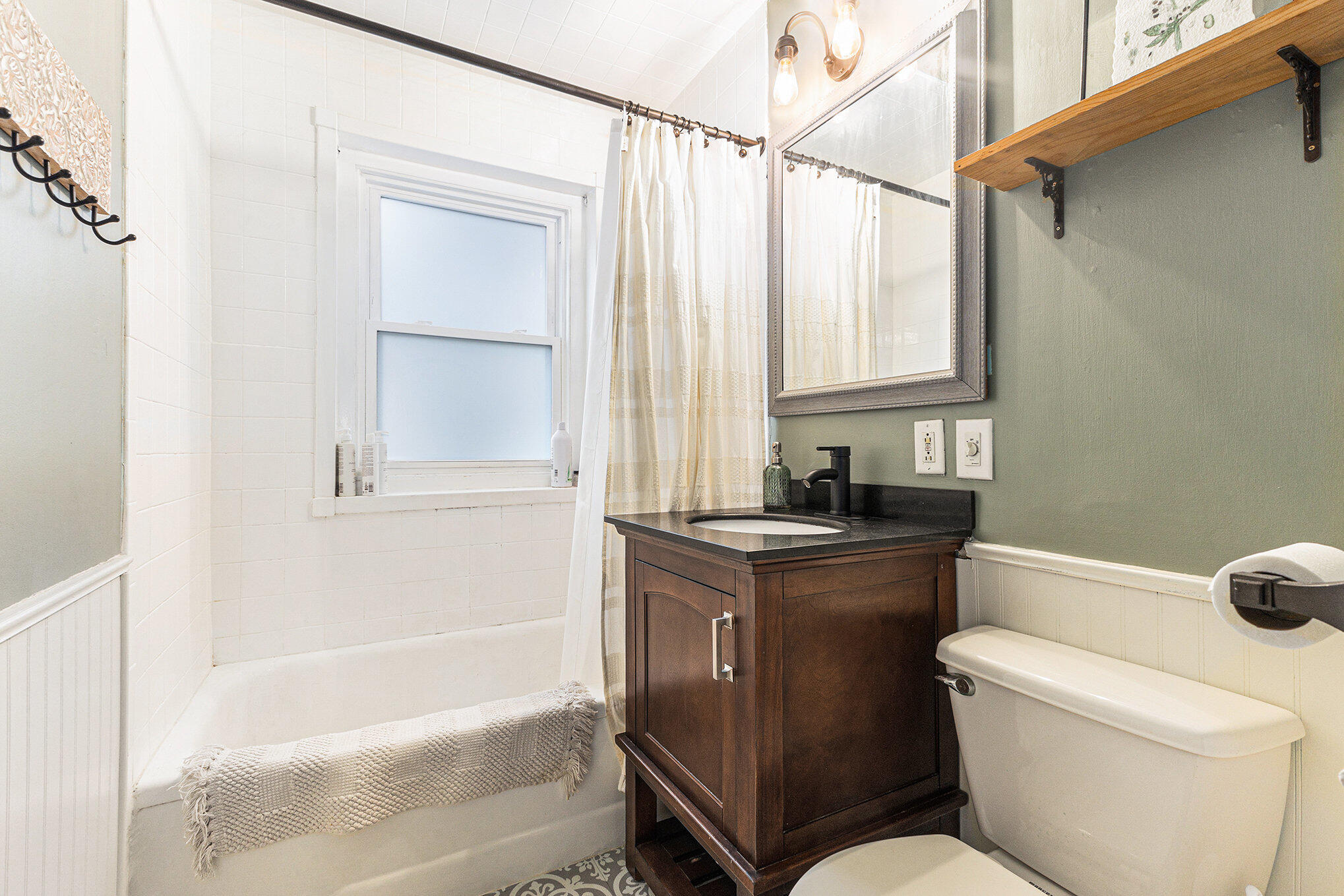 705 George Street Valparaiso, IN 46385 - Photo 13 of 19 2038x1359