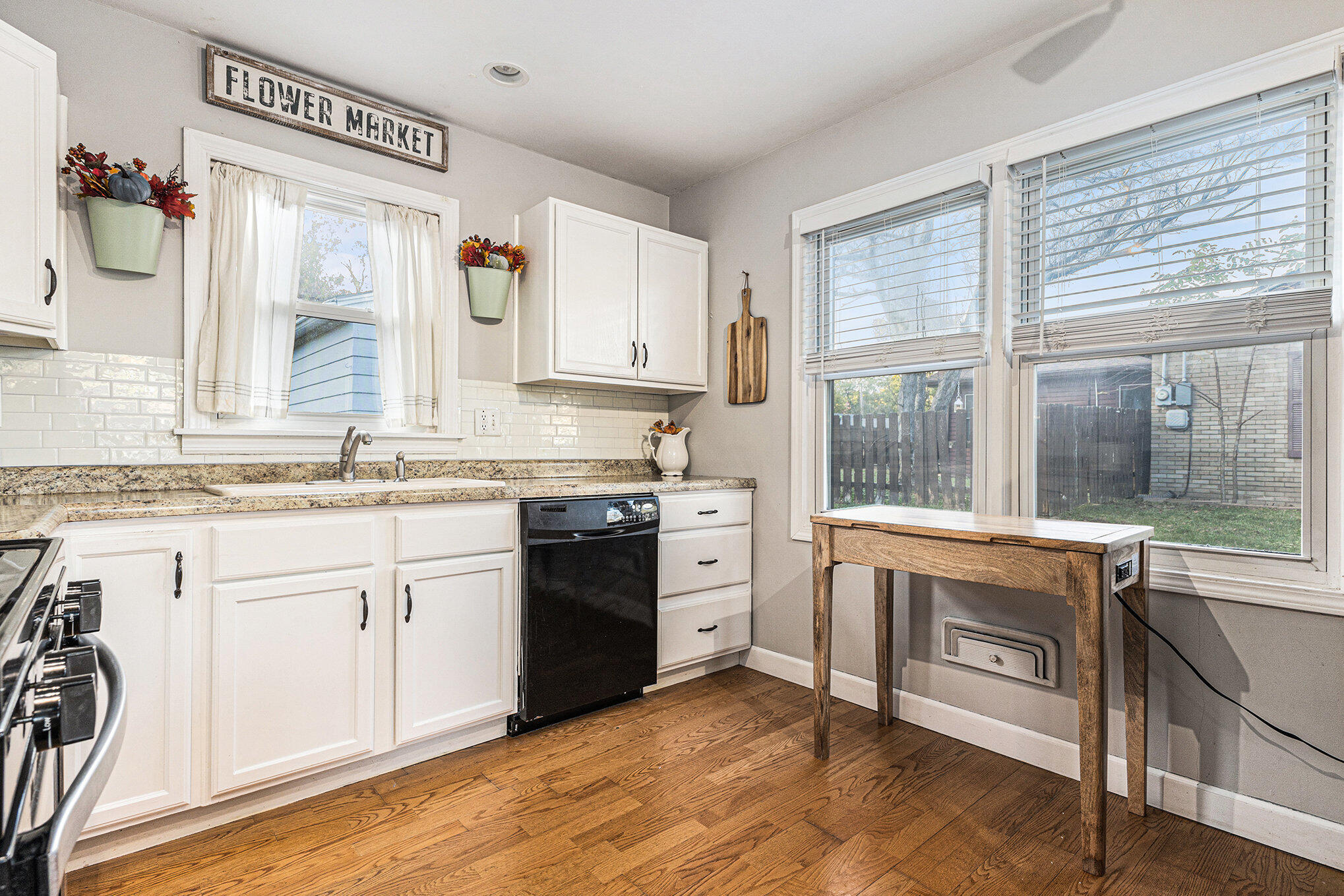 705 George Street Valparaiso, IN 46385 - Photo 8 of 19 2038x1359