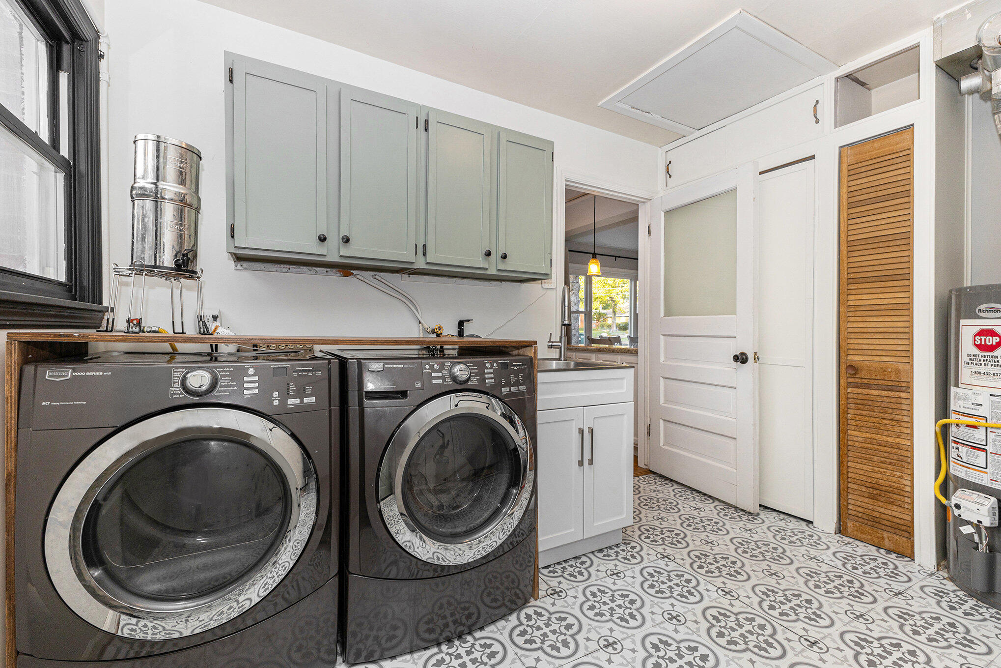 705 George Street Valparaiso, IN 46385 - Photo 9 of 19 2038x1359