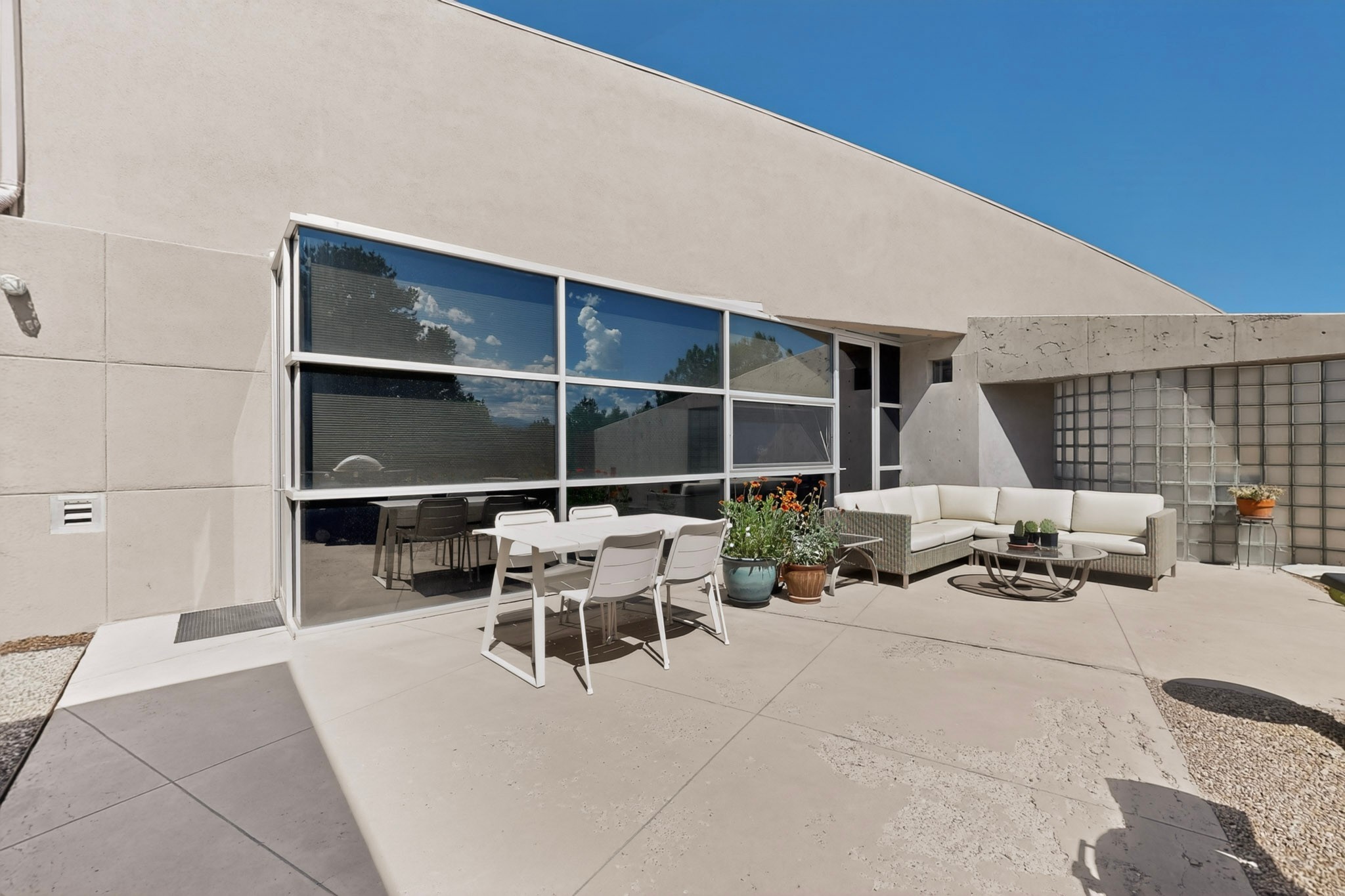 4 Vallecito Road Santa Fe, NM 87506 - Photo 49 of 65 Outside dining off the kitchen