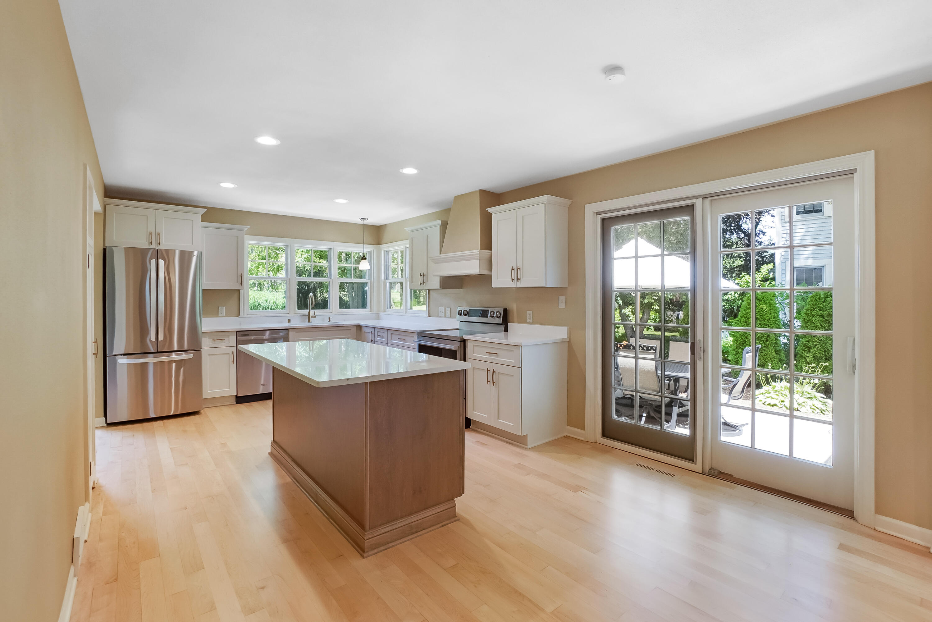 12800 Elmwood Road Elm Grove, WI 53122 - Photo 5 of 41 Kitchen