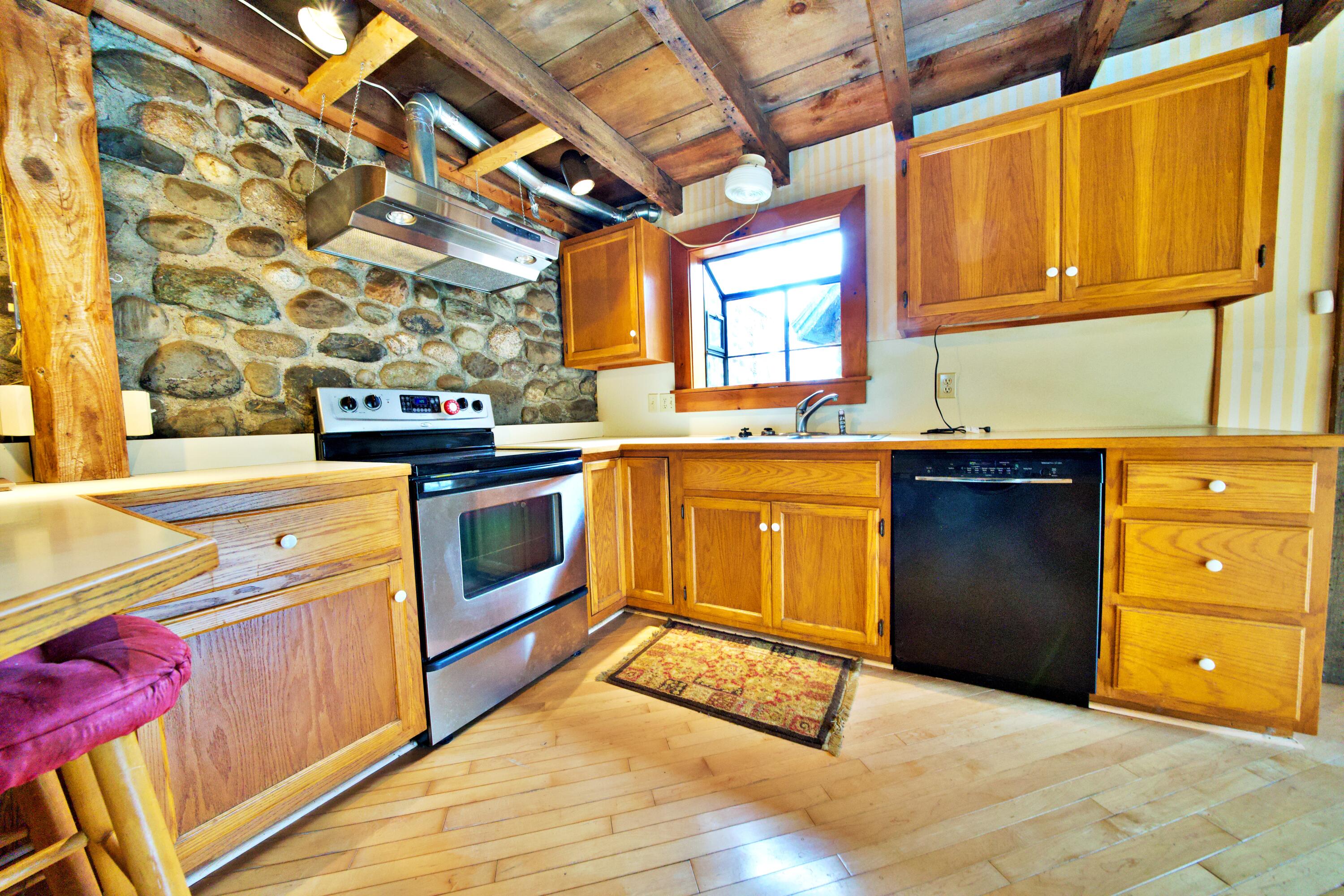 1442 State Street Bangor, ME 04401 - Photo 3 of 29 Kitchen