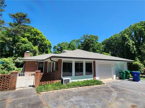 $2,925 | 2324 Clairmont Road, Atlanta, GA 30329