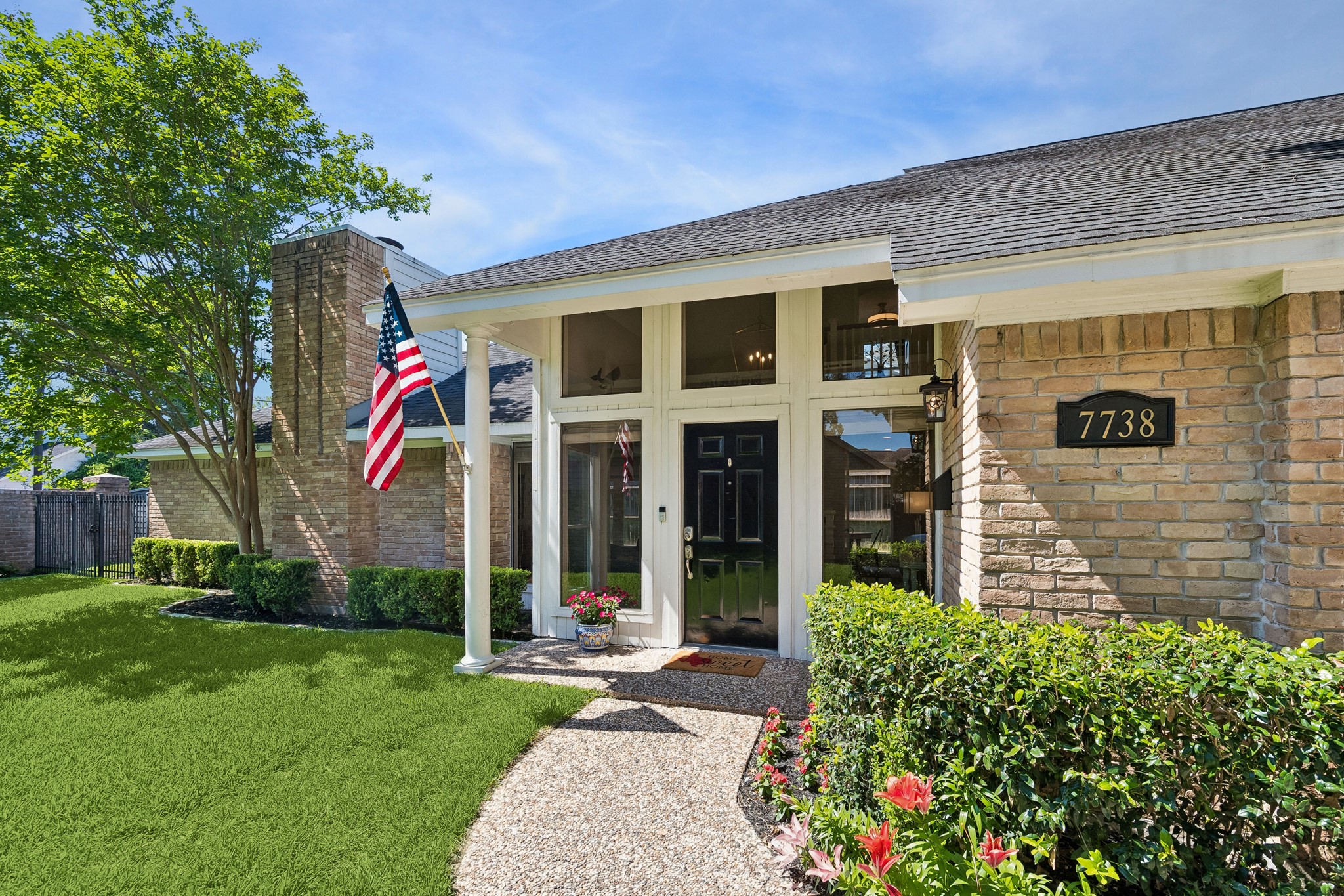 7738 Betty Jane Lane Houston, TX 77055 - Photo 3 of 30