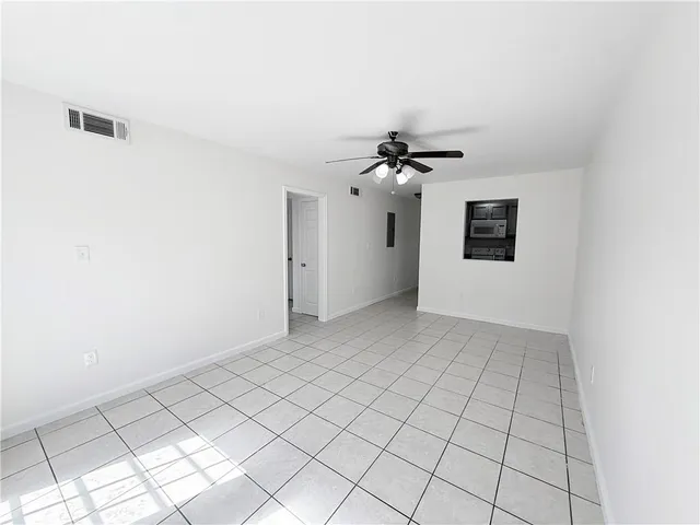 $1,250 | 2525 Riverland Drive, Unit 102, Chalmette, LA 70043