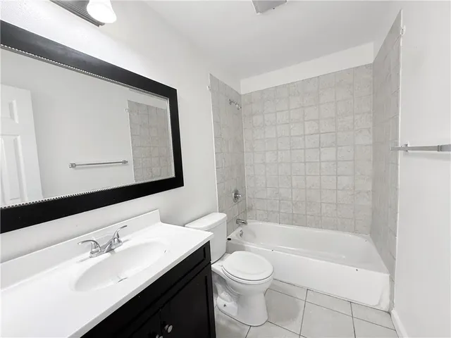 $1,250 | 2525 Riverland Drive, Unit 102, Chalmette, LA 70043