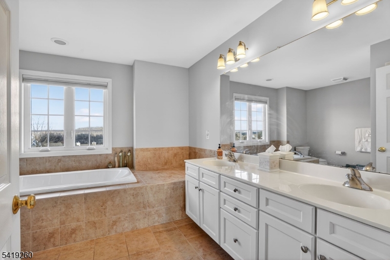 4 Coventry Road Hamburg, NJ 07419 - Photo 21 of 44