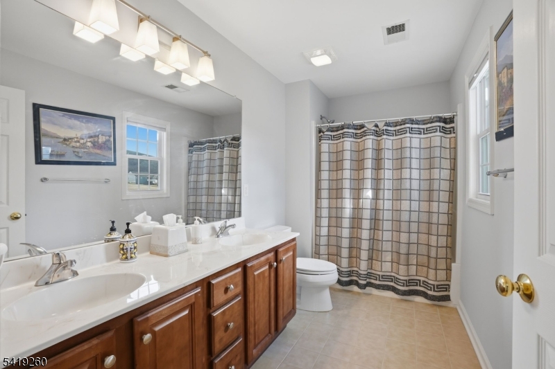 4 Coventry Road Hamburg, NJ 07419 - Photo 26 of 44