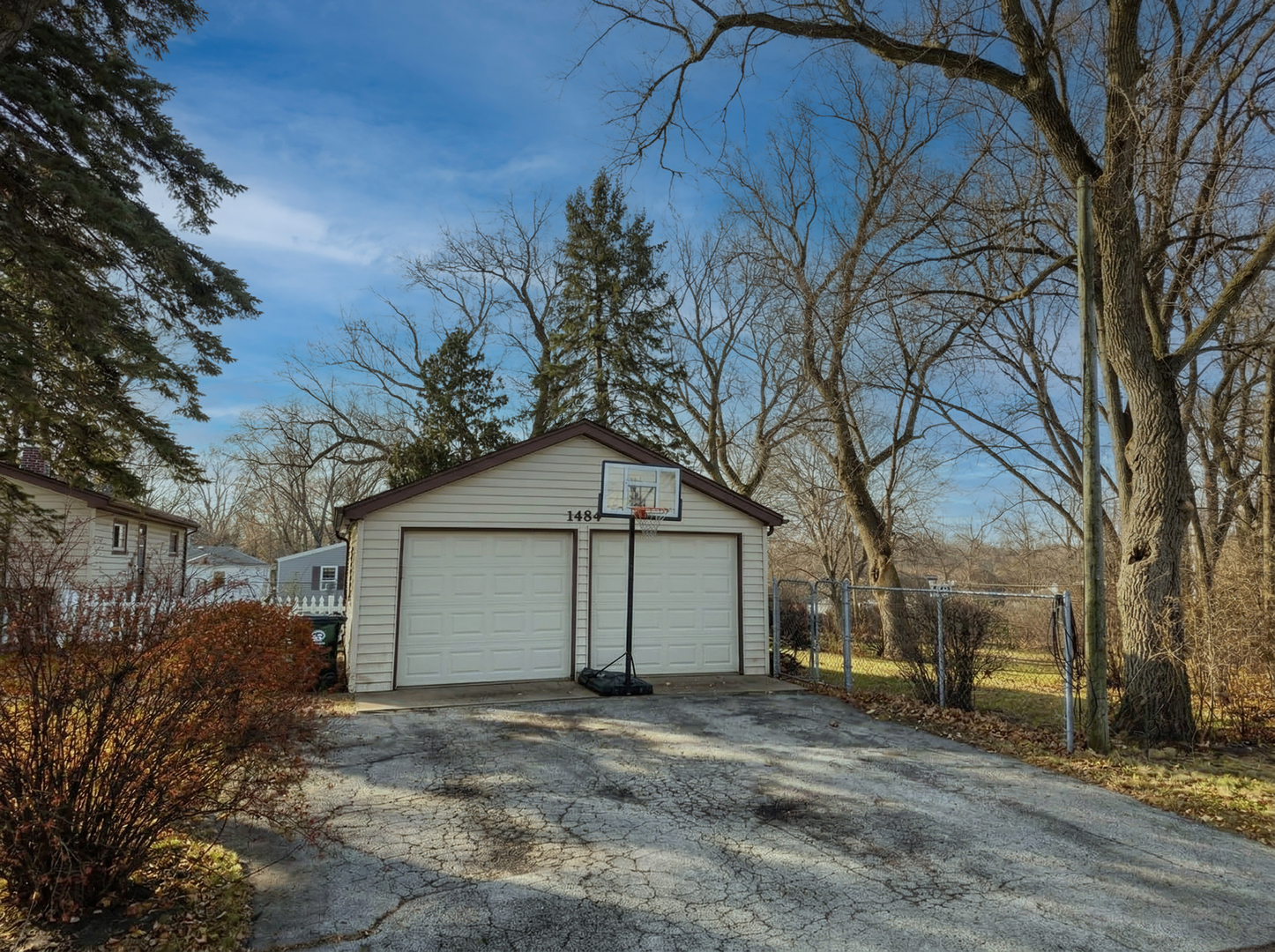 1484 North Hicks Road Palatine, IL 60067 - Photo 19 of 25 Gallery Image 19
