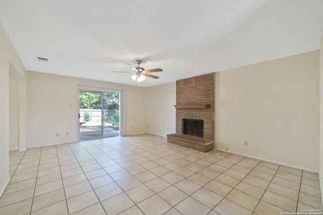 $1,400 | 6122 Ridge Oak, San Antonio, TX 78250