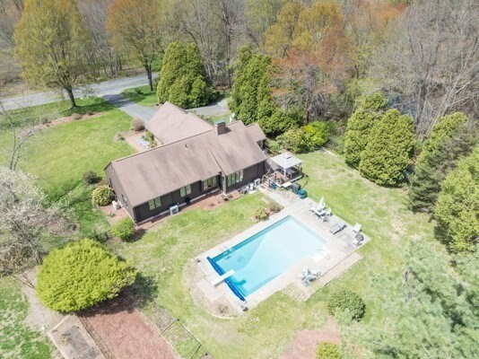 560 Middle Street Amherst, MA 01002 - Photo 8 of 40