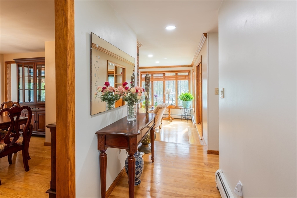 560 Middle Street Amherst, MA 01002 - Photo 9 of 40