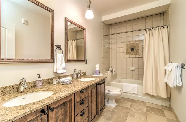 $1,050,000 | 759 Stratton Mountain Road, Unit 239, Stratton, VT 05155