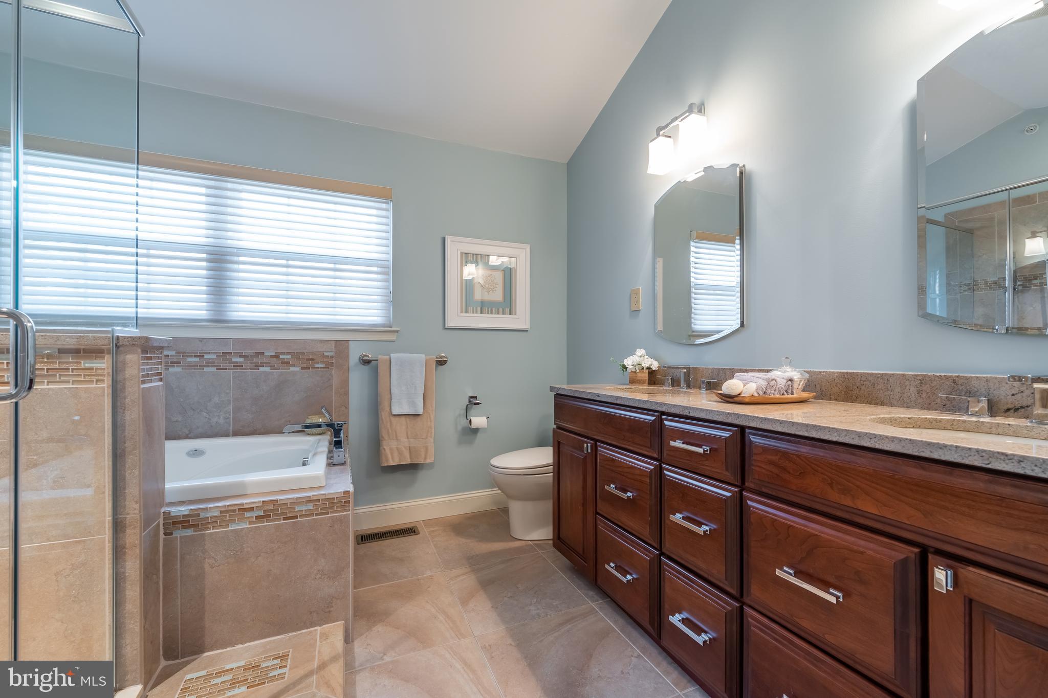 3214 Riding Court Chalfont, PA 18914 - Photo 32 of 51 Owner's Suite Bath