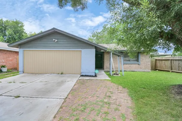 $2,000 | 4803 Beechaven Street, Houston, TX 77053