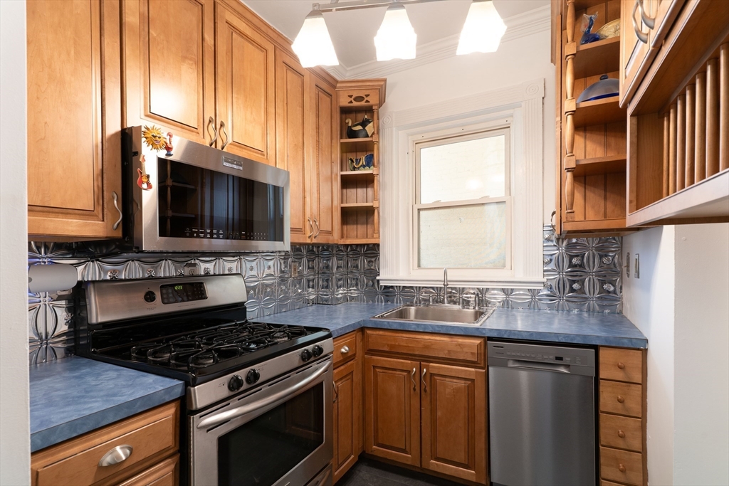 17 Radcliffe Road, Unit 10 Boston, MA 02134 - Photo 17 of 32