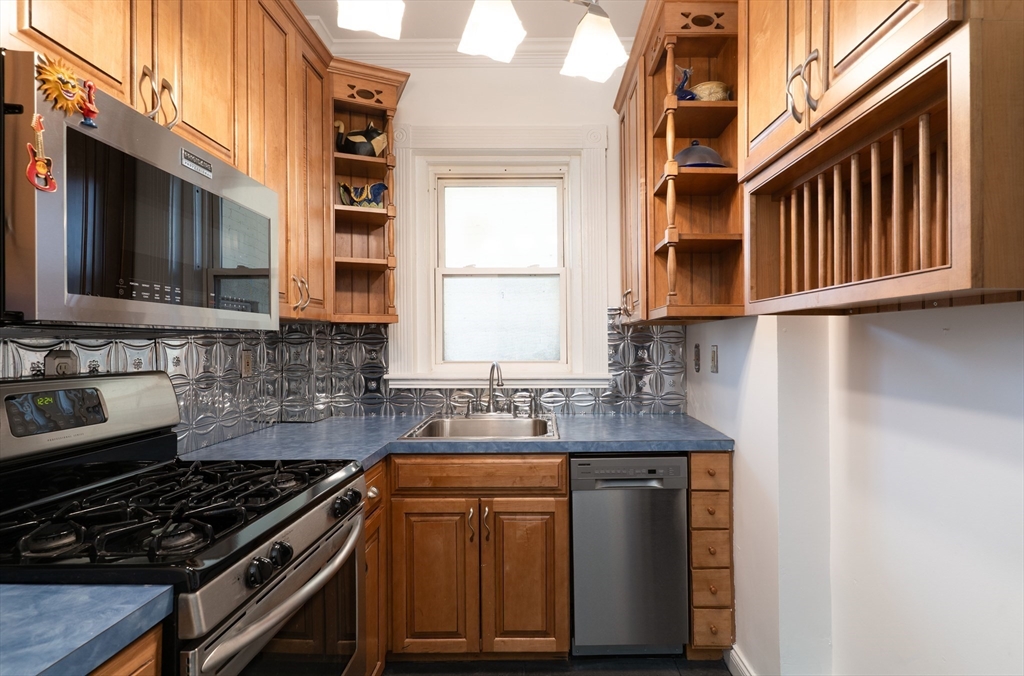 17 Radcliffe Road, Unit 10 Boston, MA 02134 - Photo 18 of 32