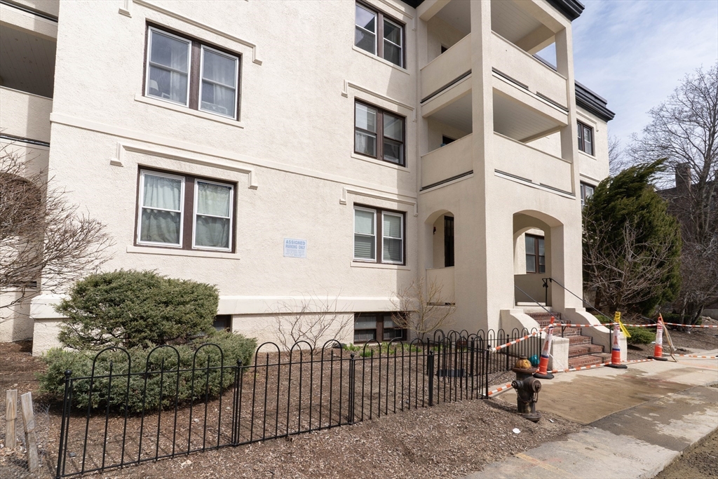 17 Radcliffe Road, Unit 10 Boston, MA 02134 - Photo 3 of 32