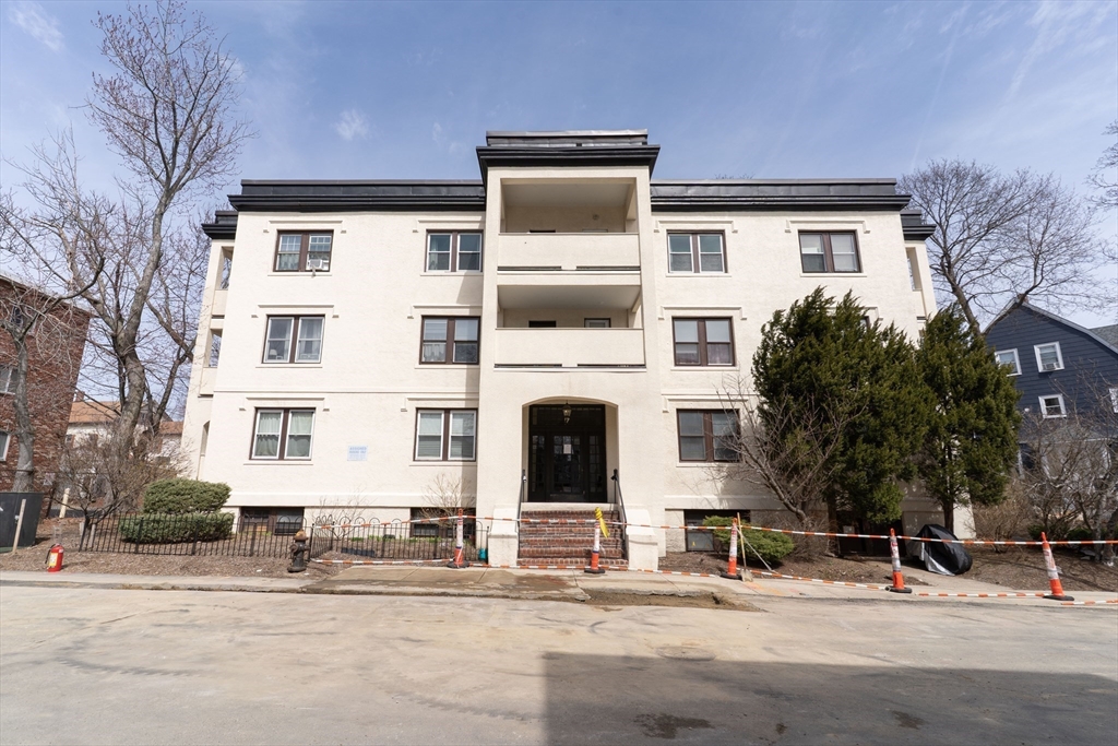 17 Radcliffe Road, Unit 10 Boston, MA 02134 - Photo 4 of 32