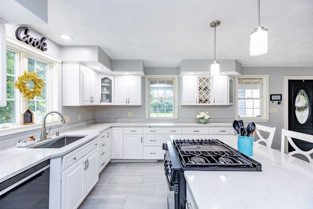 7 Austin Street Methuen, MA 01844 - Photo 13 of 39