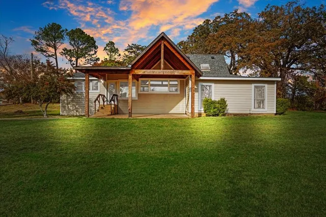 $450,000 | 40 Sheryl Lane, Denison, TX 75021