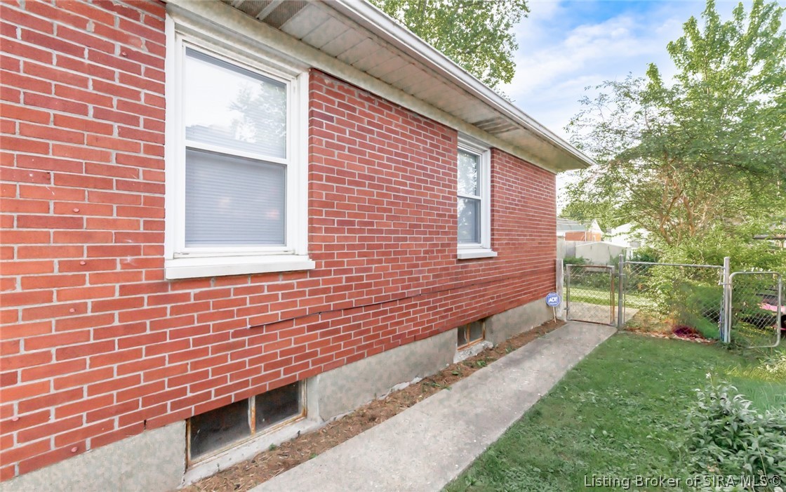 124 Conner Street New Albany, IN 47150 - Photo 5 of 61