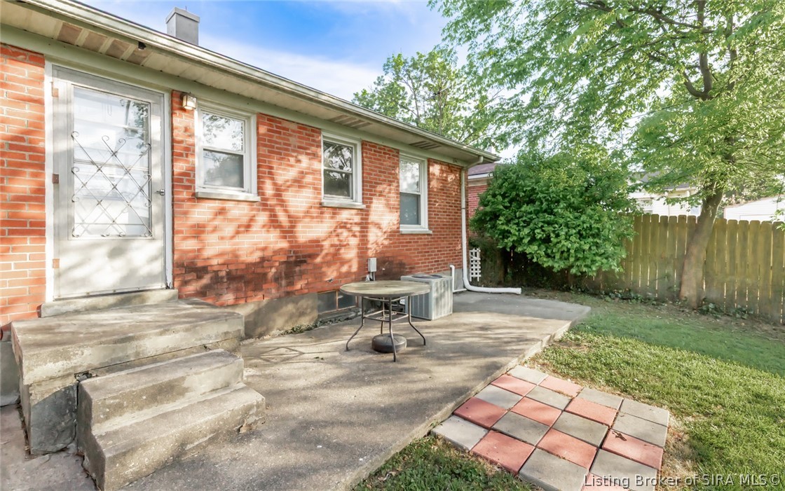124 Conner Street New Albany, IN 47150 - Photo 6 of 61