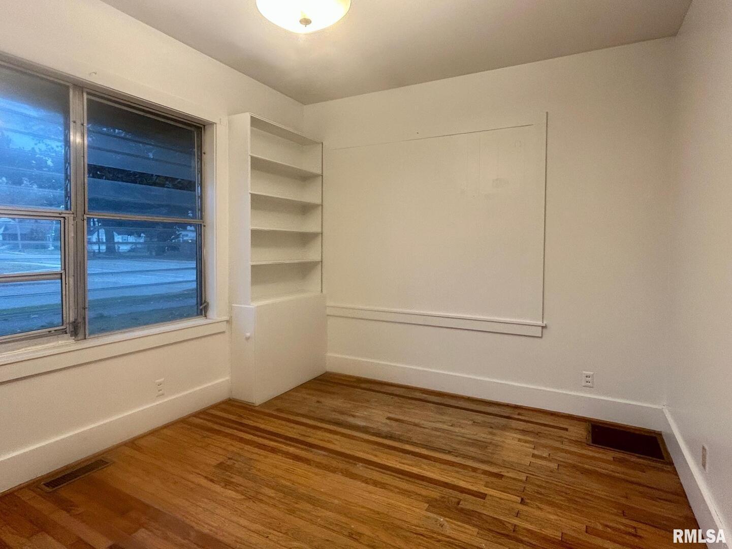 1004 West Mill Street Carbondale, IL 62901 - Photo 14 of 29