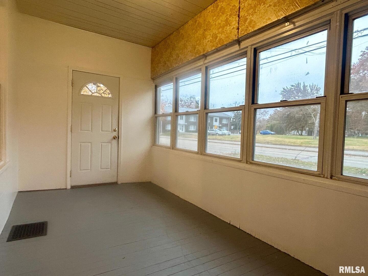 1004 West Mill Street Carbondale, IL 62901 - Photo 3 of 29