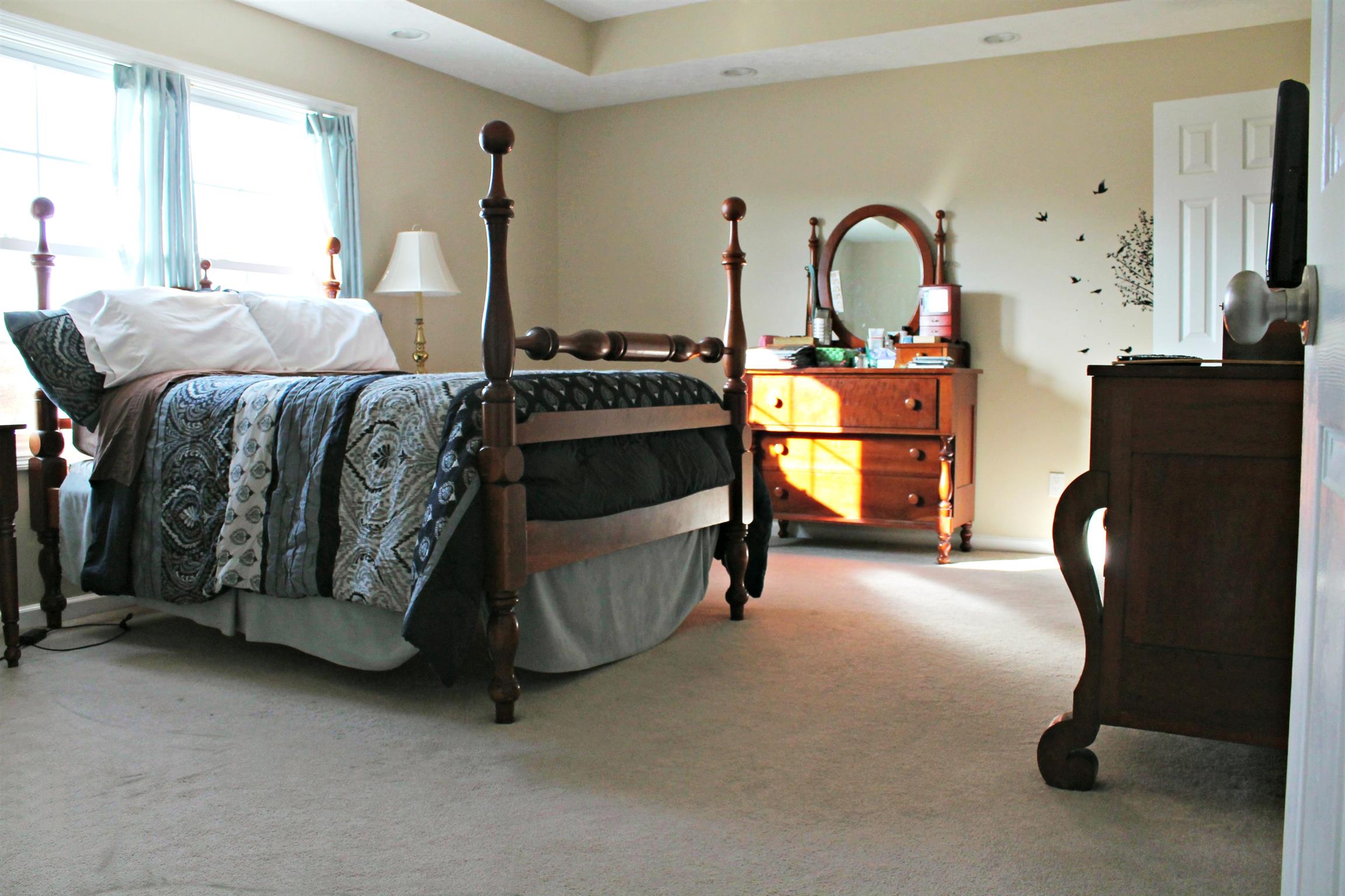 5037 Asbury Road Manchester, TN 37355 - Photo 4 of 13 a bedroom with bed and window