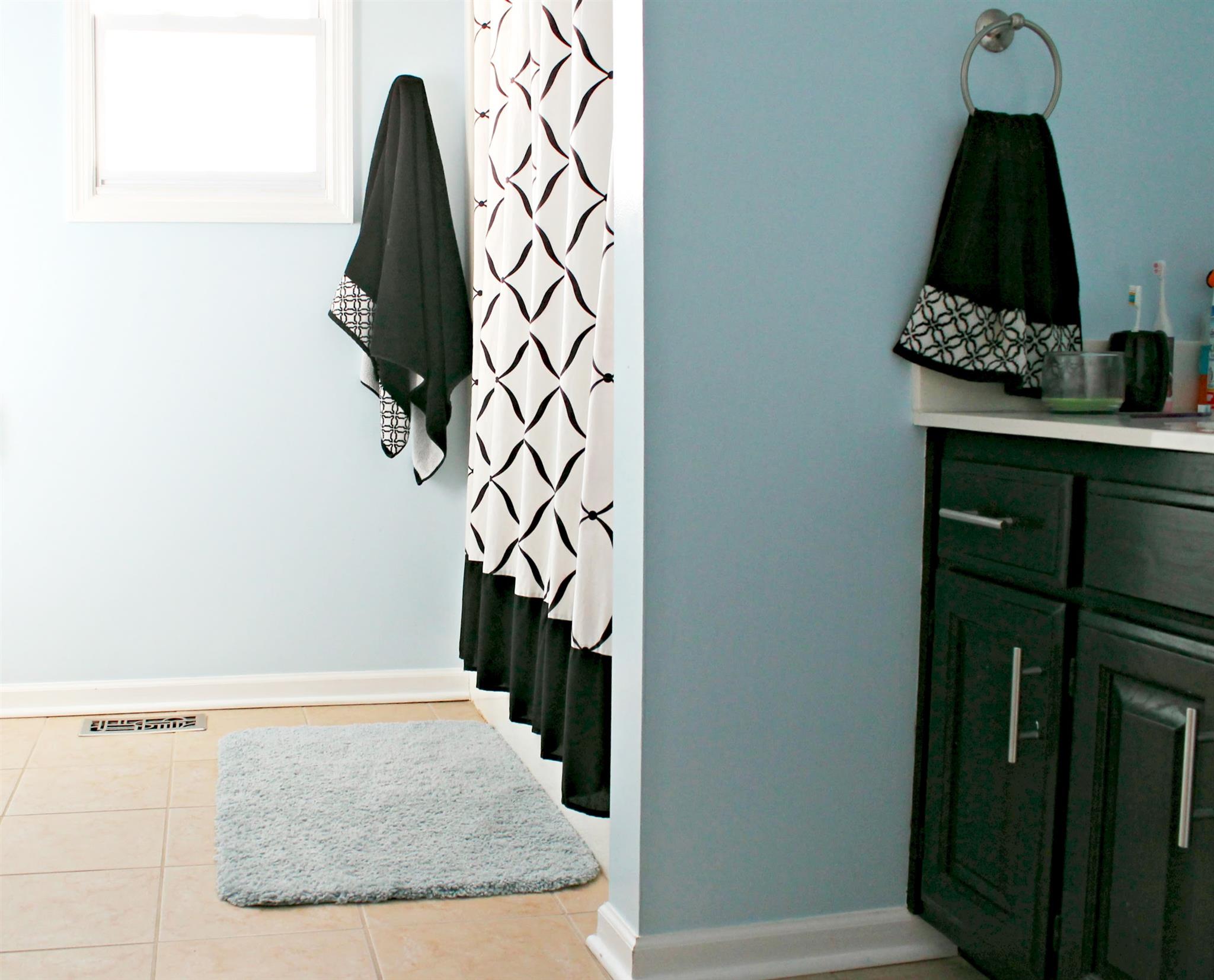 5037 Asbury Road Manchester, TN 37355 - Photo 9 of 13 a view of towel hanging in closet
