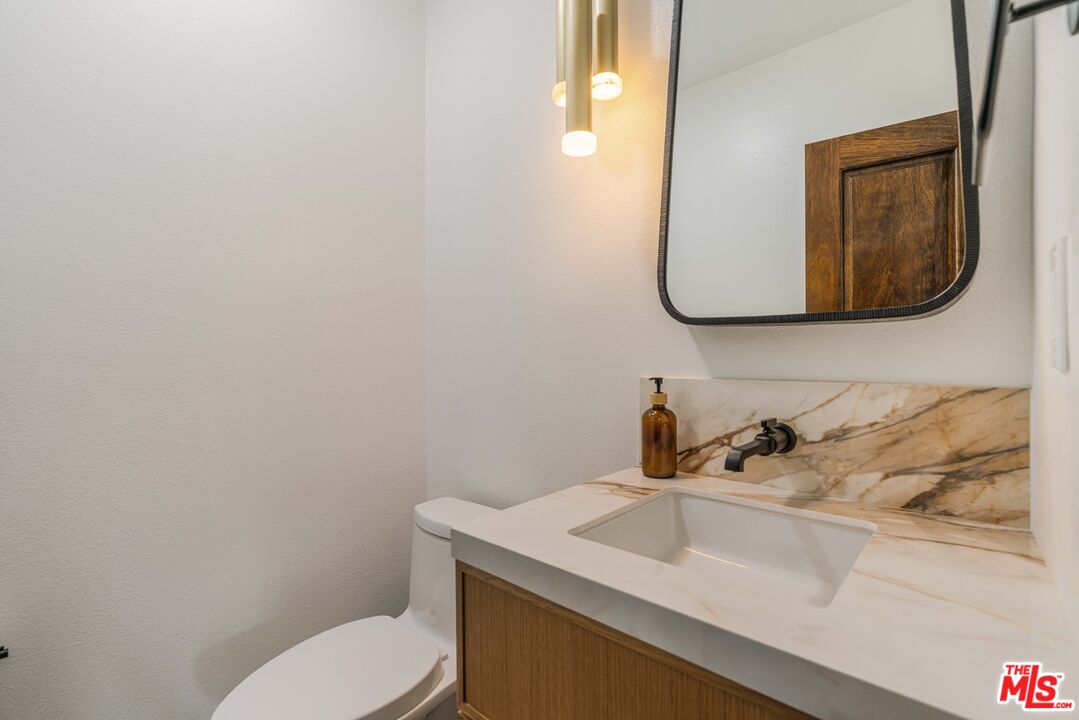 30 Reef Street, Unit 2 Marina del Rey, CA 90292 - Photo 29 of 34