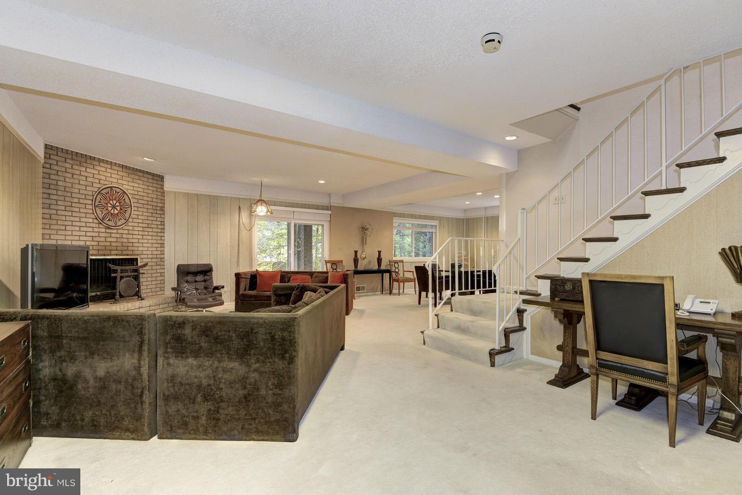 4111 North Ridgeview Road Arlington, VA 22207 - Photo 16 of 21 Interior (General)
