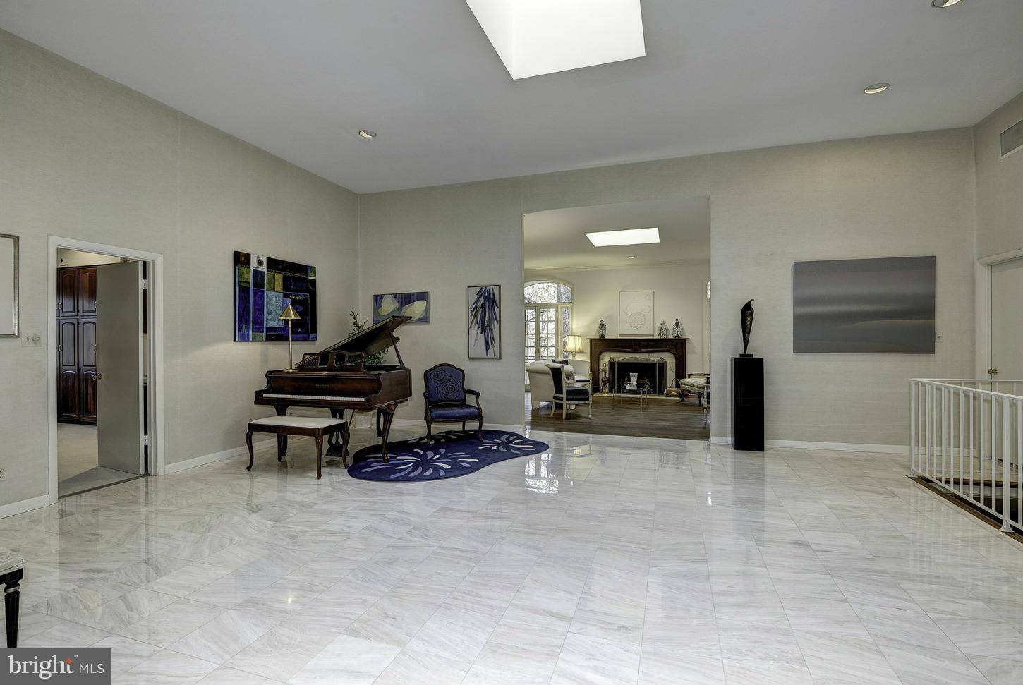 4111 North Ridgeview Road Arlington, VA 22207 - Photo 3 of 21 Interior (General)