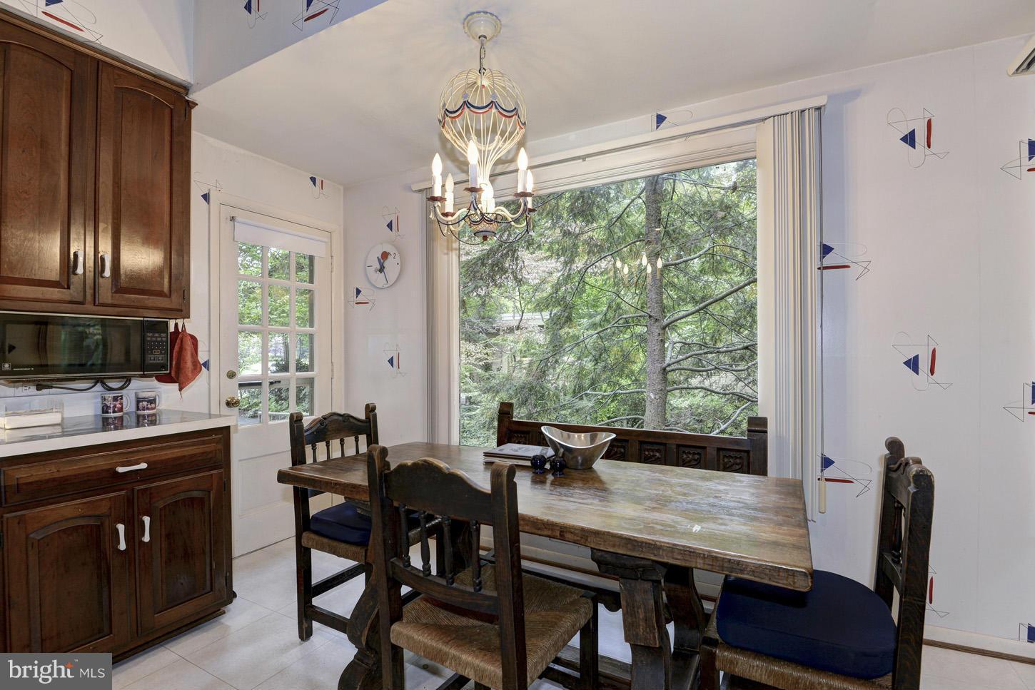 4111 North Ridgeview Road Arlington, VA 22207 - Photo 10 of 21 Kitchen