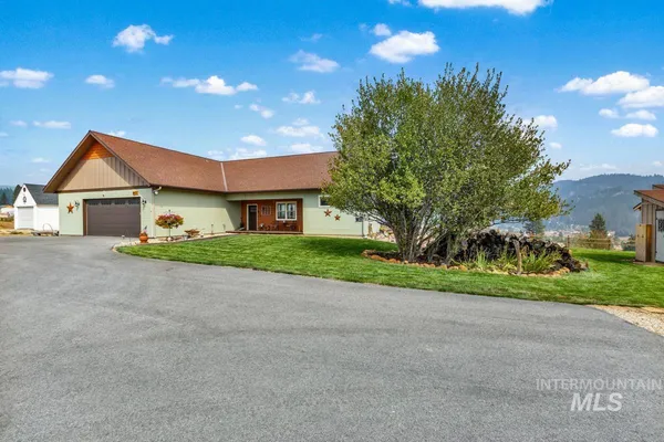 $799,999 | 12 Open Rd Garden Valley, Garden Valley, ID 83622