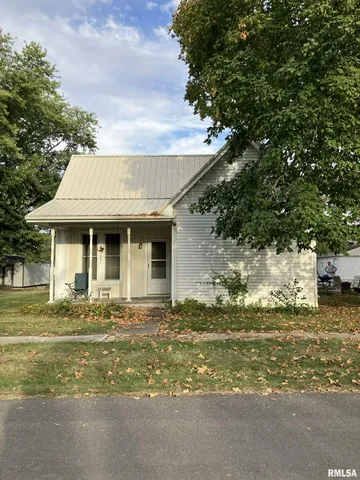 $55,000 | 335 South Harrison Street, Blandinsville, IL 61420