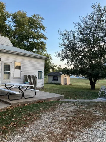 $55,000 | 335 South Harrison Street, Blandinsville, IL 61420