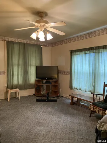 $55,000 | 335 South Harrison Street, Blandinsville, IL 61420