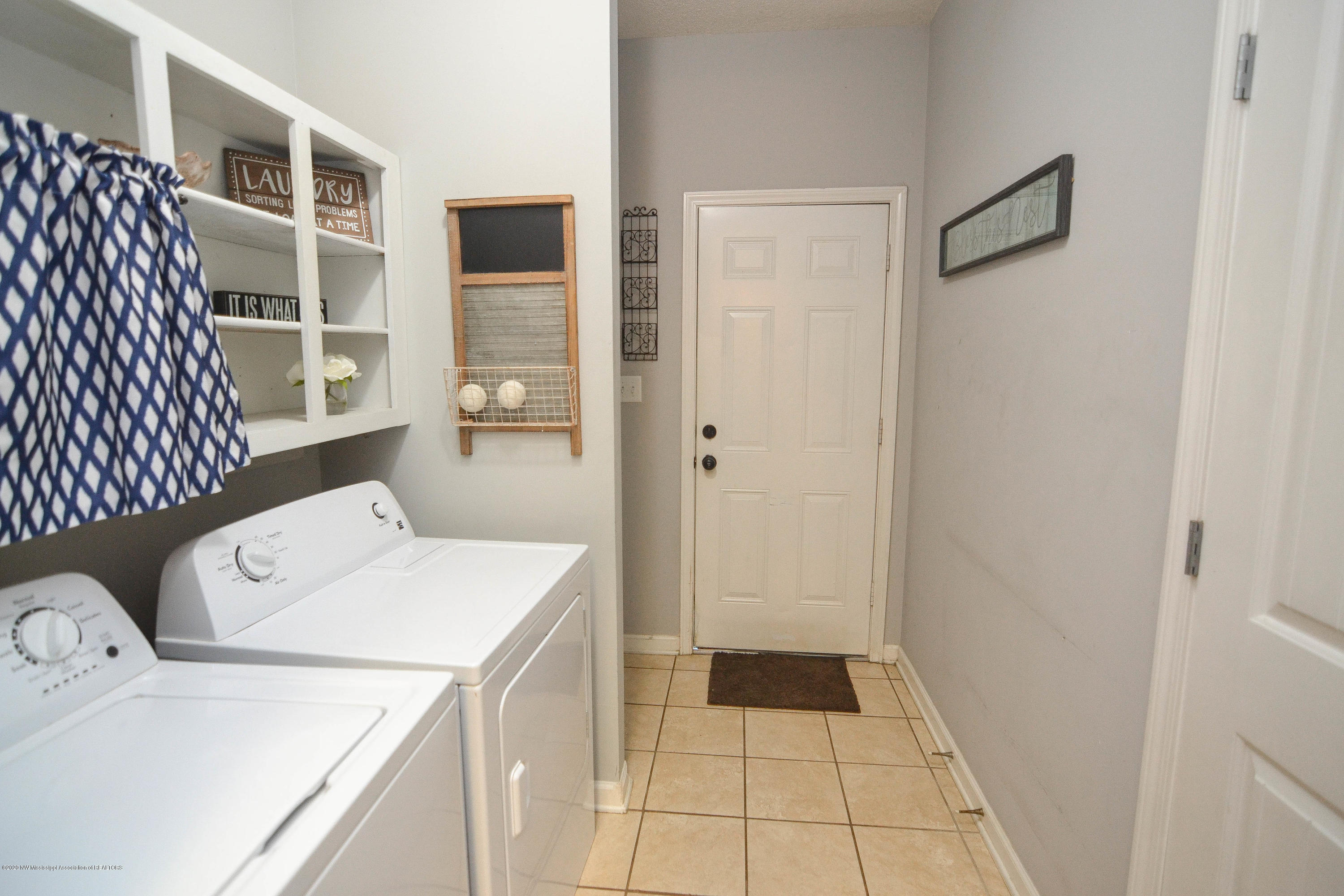 113 Emily Lynn Road Sarah, MS 38665 - Photo 7 of 17 Laundry Room