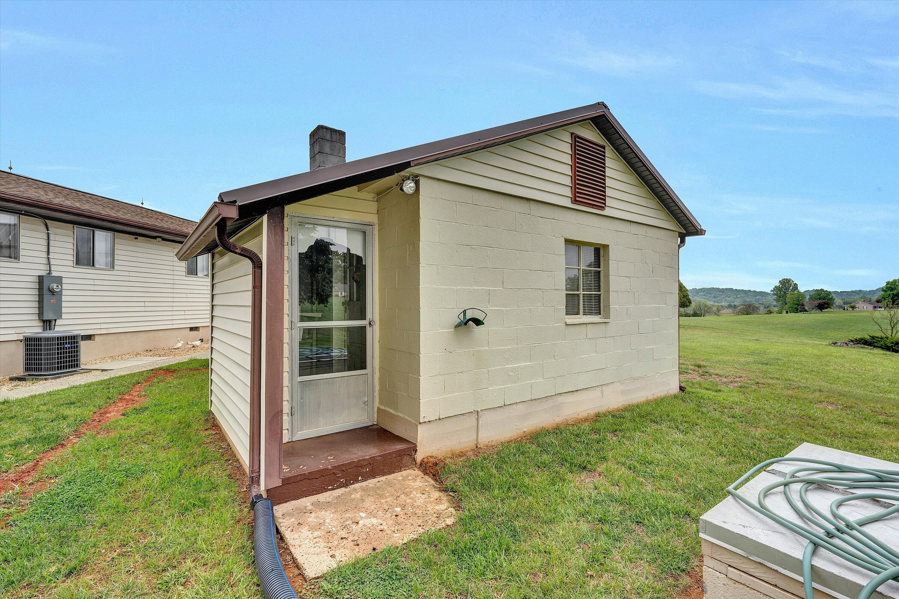 1151 Wheatland Road Buchanan, VA 24066 - Photo 32 of 45 32-SGP-05698