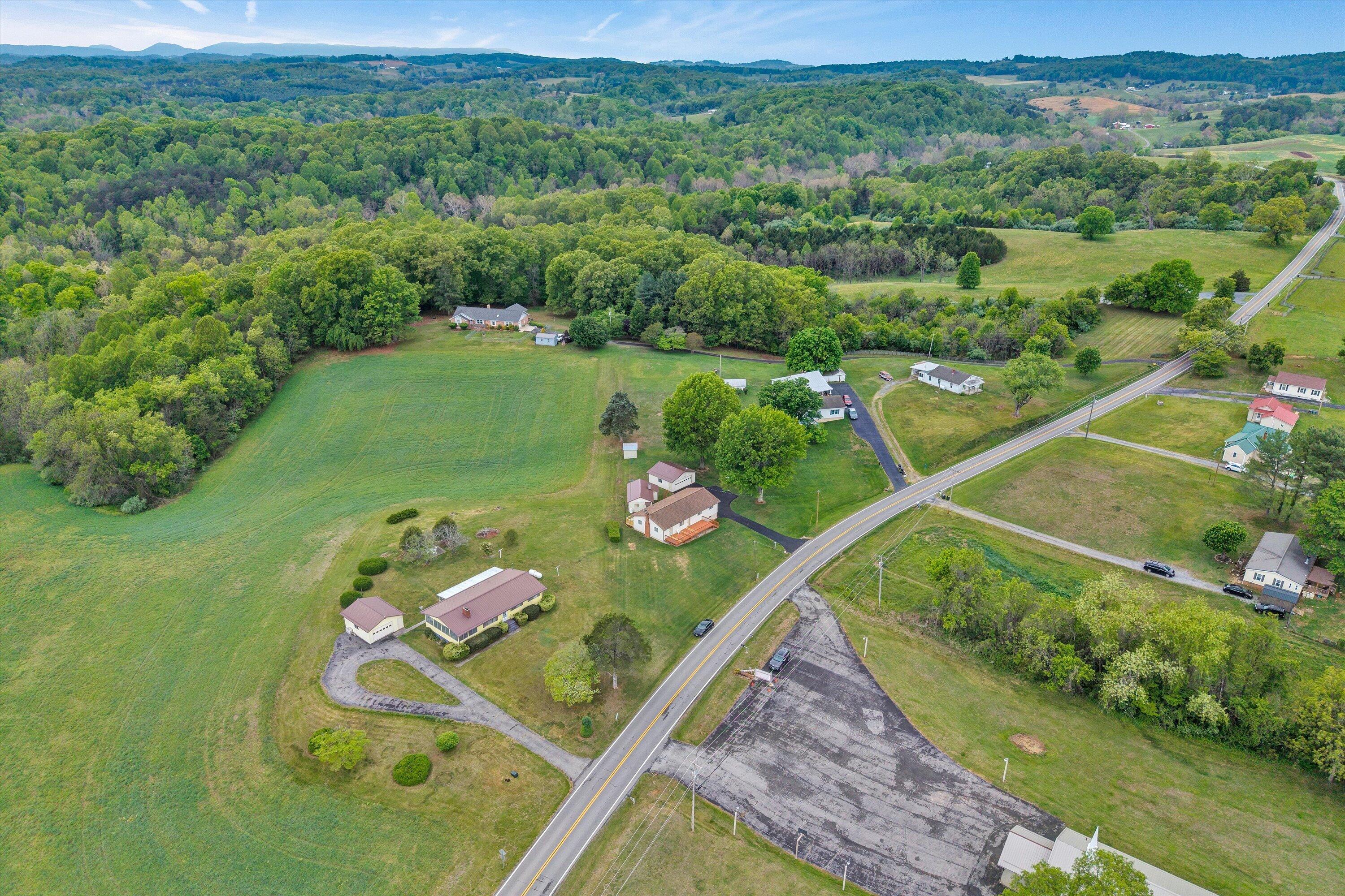 1151 Wheatland Road Buchanan, VA 24066 - Photo 4 of 45 04-SGP-20260428120118